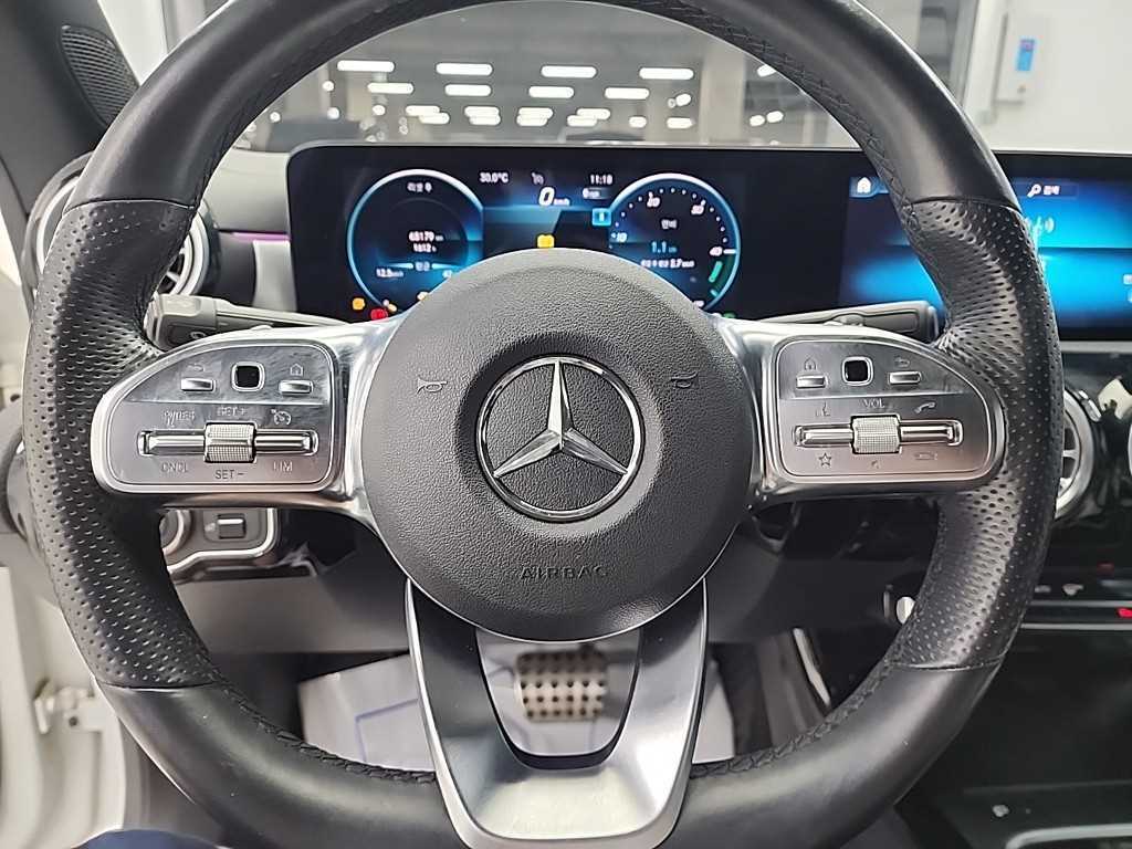 Mercedes Benz CLA Class - Vista 11