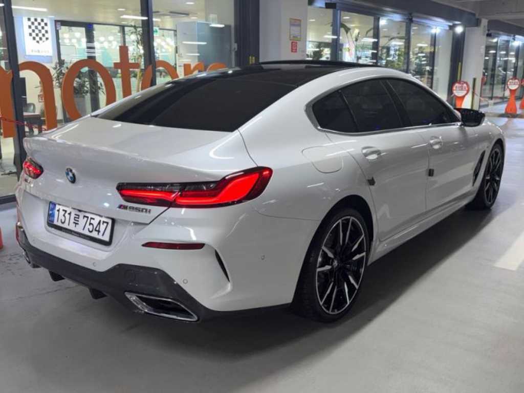 BMW 8 Series - Vista 6