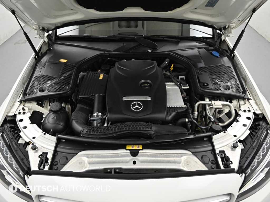 Mercedes Benz C Class - Vista 8