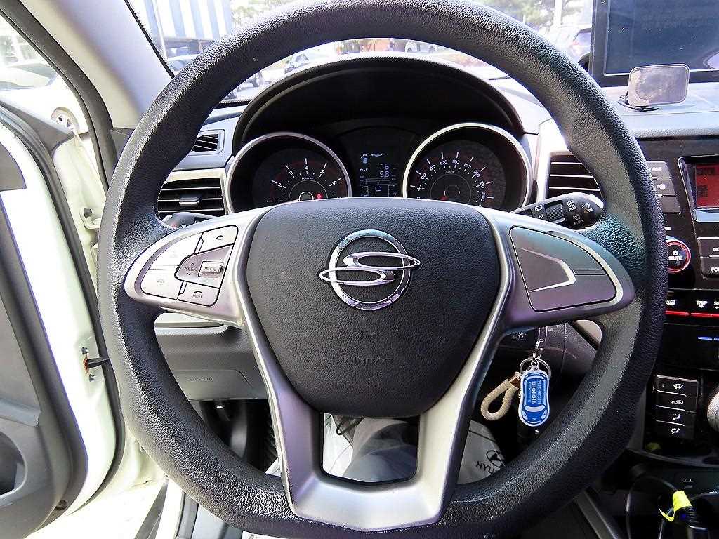 Ssangyong Tivoli - Vista 10