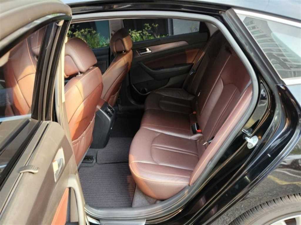 HYUNDAI Sonata - Vista 10