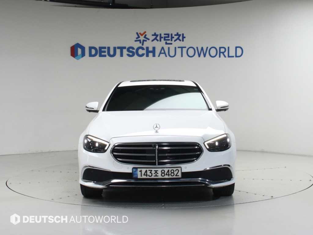 Mercedes Benz E class - Vista 3