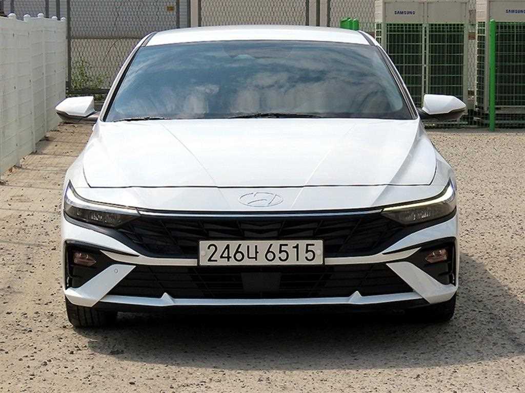 HYUNDAI Avante 2024 Blanco - Importación desde Corea - HF Imports Iquique - Foto 1
