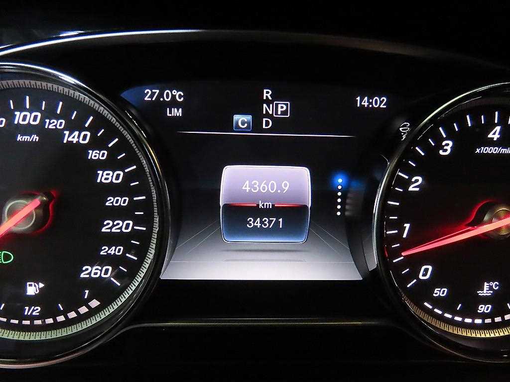 Mercedes Benz E class - Vista 11