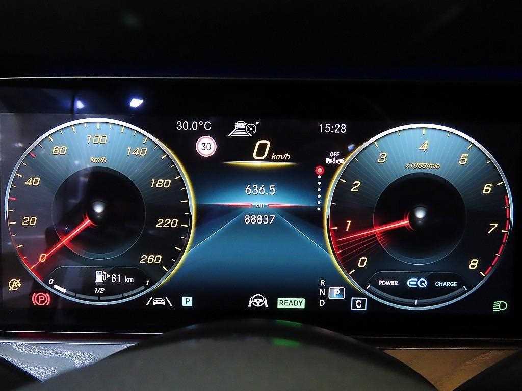 Mercedes Benz E class - Vista 11