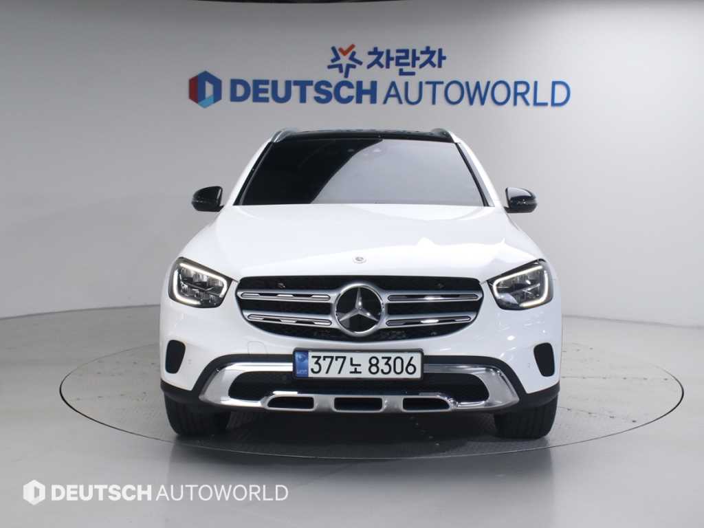 Mercedes Benz GLC Class - Vista 3