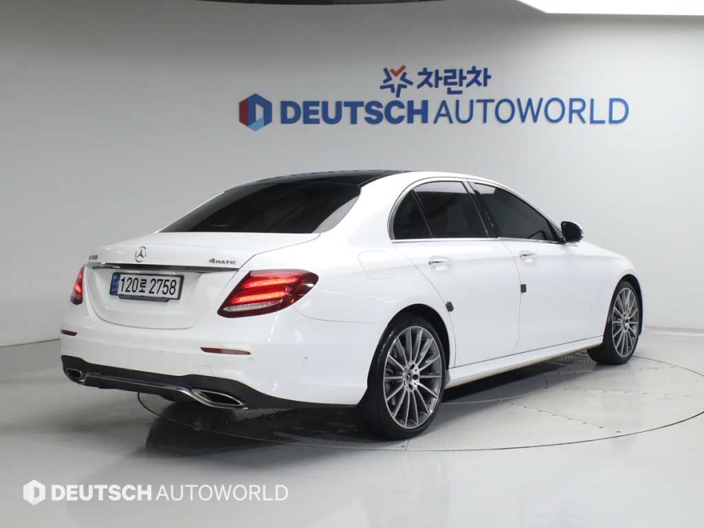 Mercedes Benz E class - Vista 2