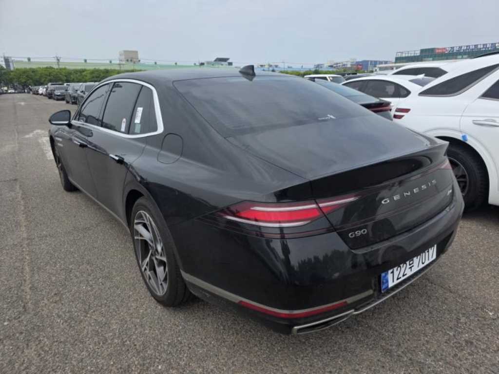 Genesis G90 - Vista 7