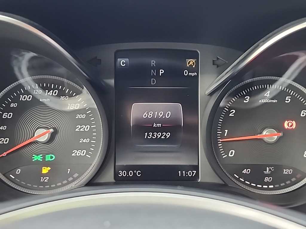 Mercedes Benz C Class - Vista 9