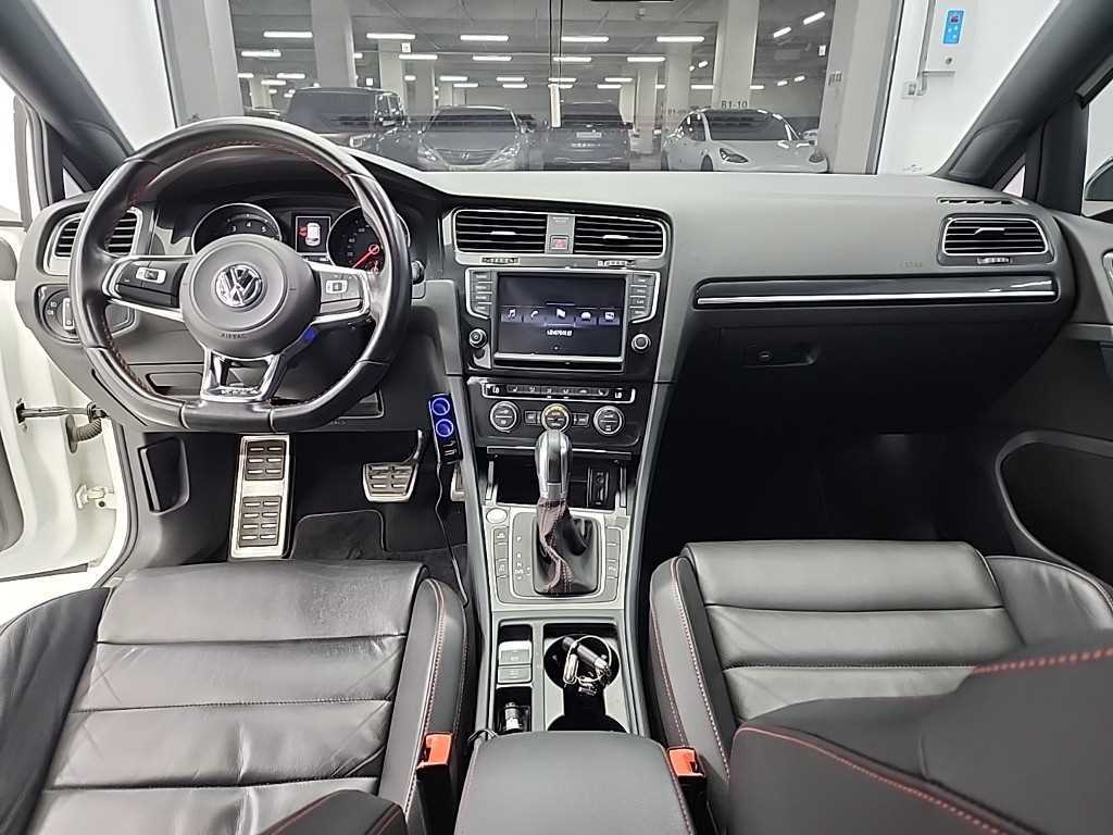 Volkswagen Golf - Vista 9