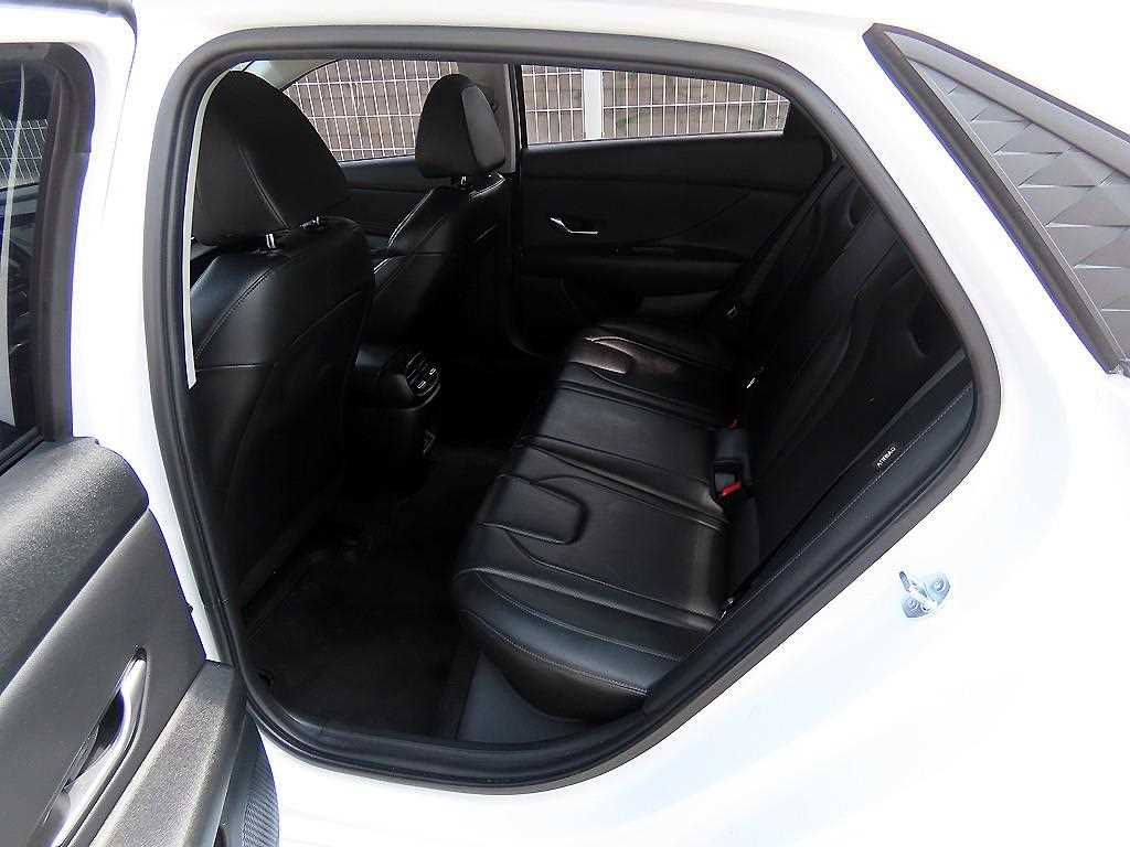 HYUNDAI Avante - Vista 8