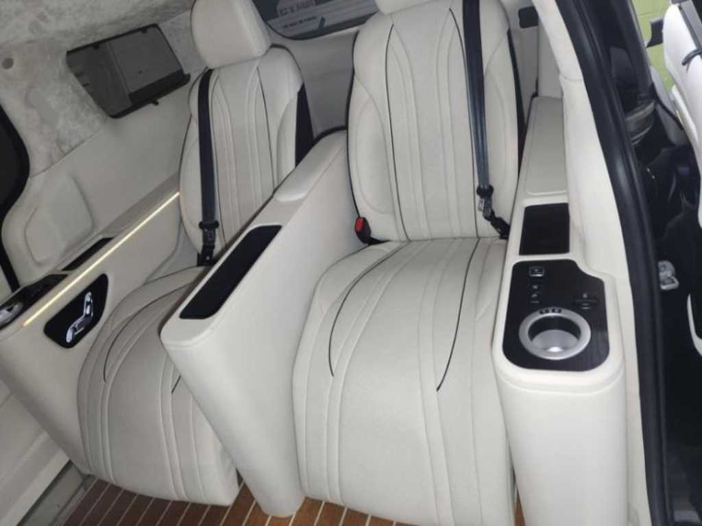 KIA Carnival - Vista 7