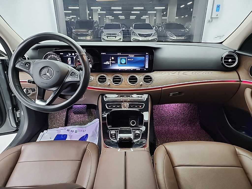 Mercedes Benz E class - Vista 9
