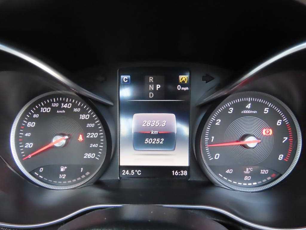 Mercedes Benz C Class - Vista 12