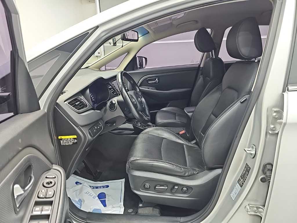 KIA Carens 2017 Plateado - Importación desde Corea - HF Imports Iquique - Foto 13