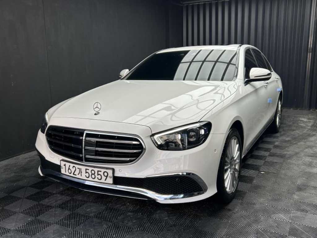 Mercedes Benz E class - Vista 3