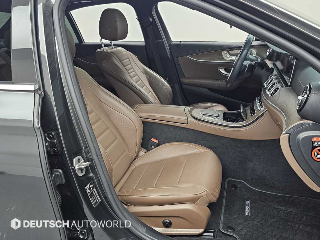 Mercedes Benz E class - Vista 12