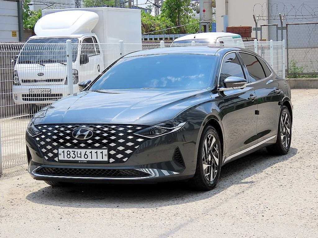 HYUNDAI Grandeur - Vista 2