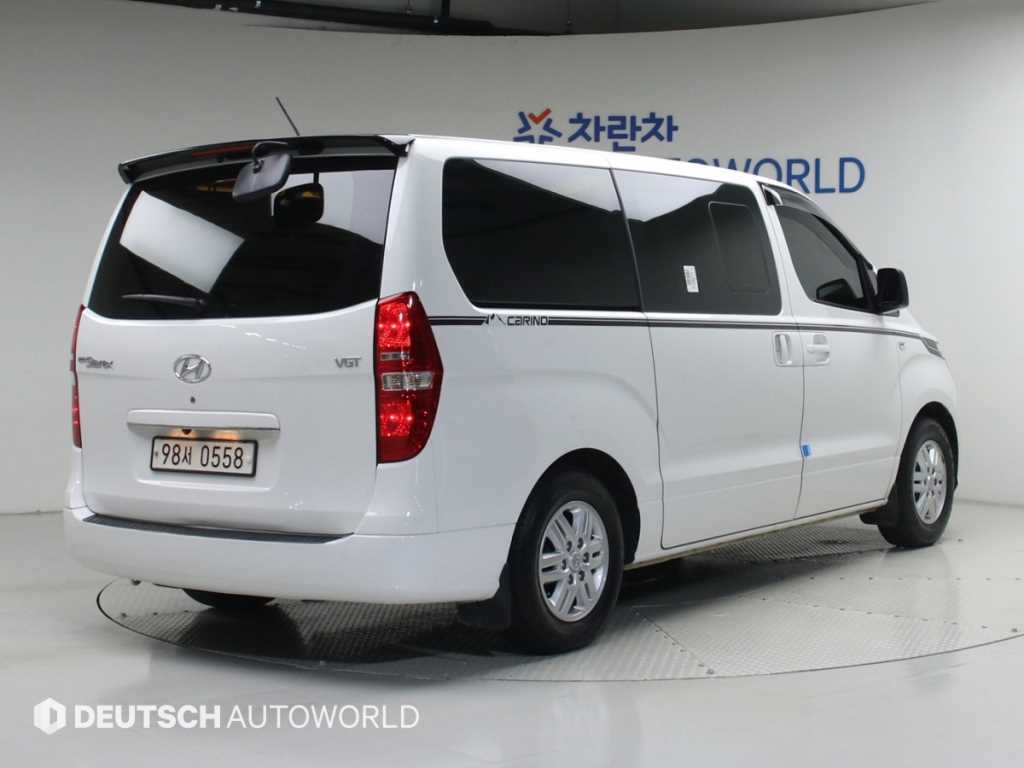 HYUNDAI Starex - Vista 2