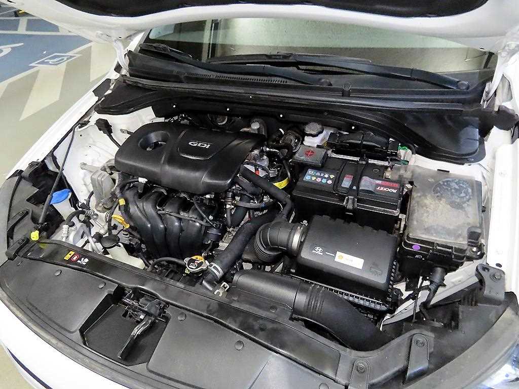 HYUNDAI Avante 2015 Blanco - Importación desde Corea - HF Imports Iquique - Foto 19