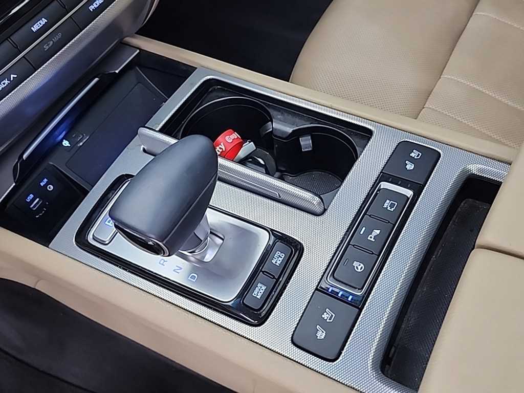 Genesis G80 - Vista 10