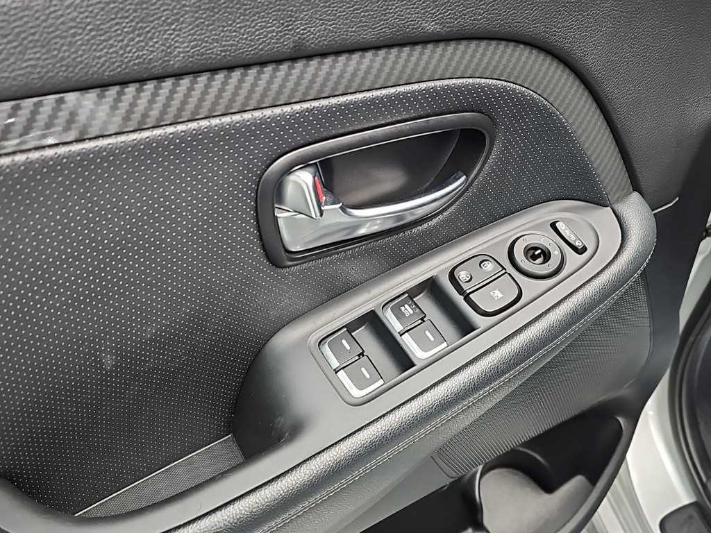 KIA Carens 2017 Plateado - Importación desde Corea - HF Imports Iquique - Foto 18