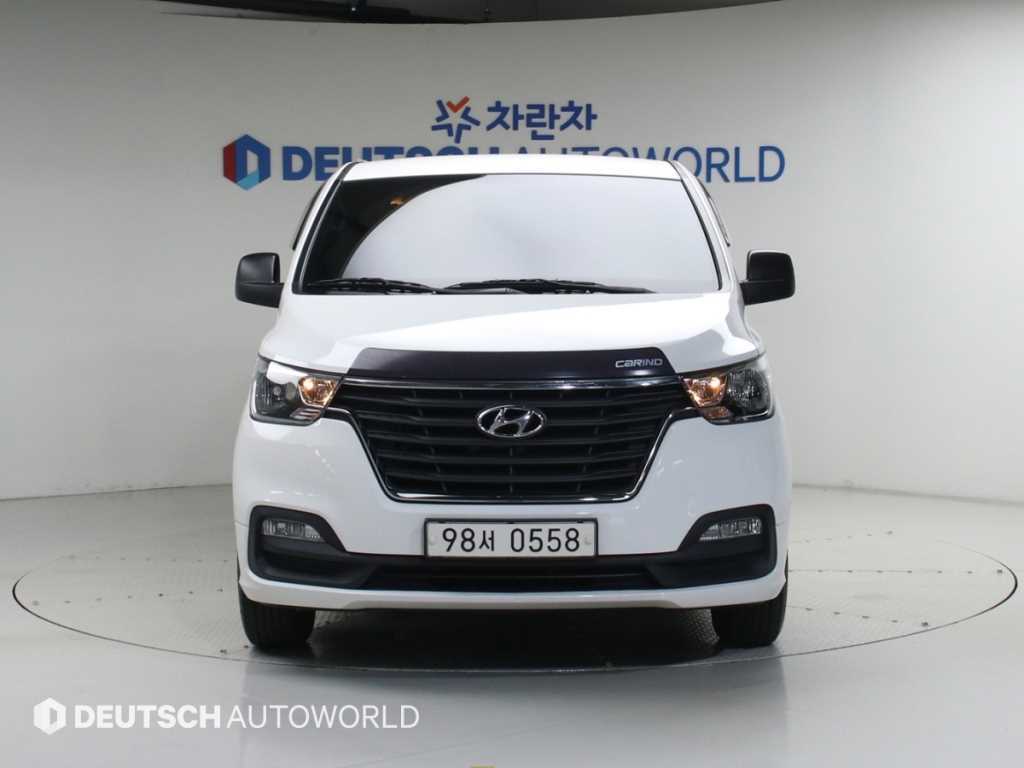HYUNDAI Starex - Vista 3