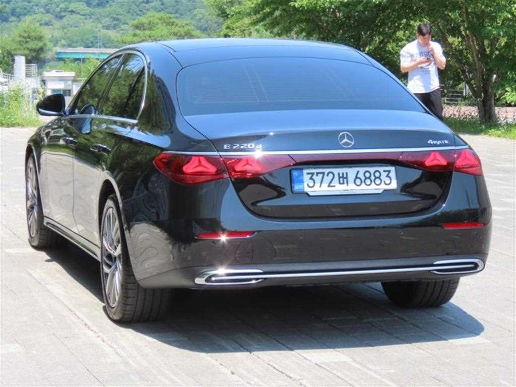 Mercedes Benz E class - Vista 6