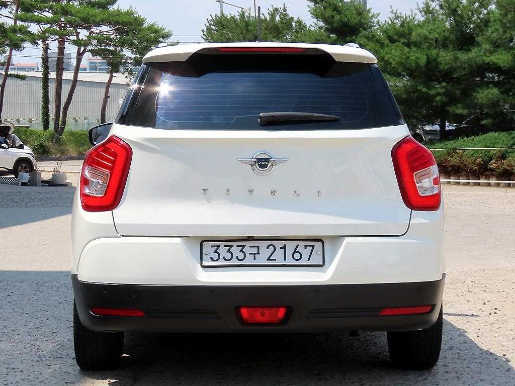 Ssangyong Tivoli - Vista 6