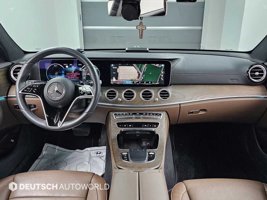 Mercedes Benz E class - Vista 9