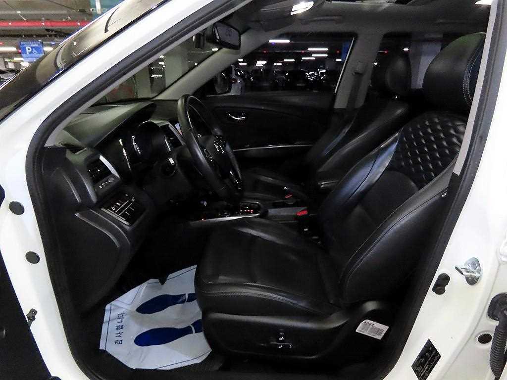 Ssangyong Tivoli - Vista 8