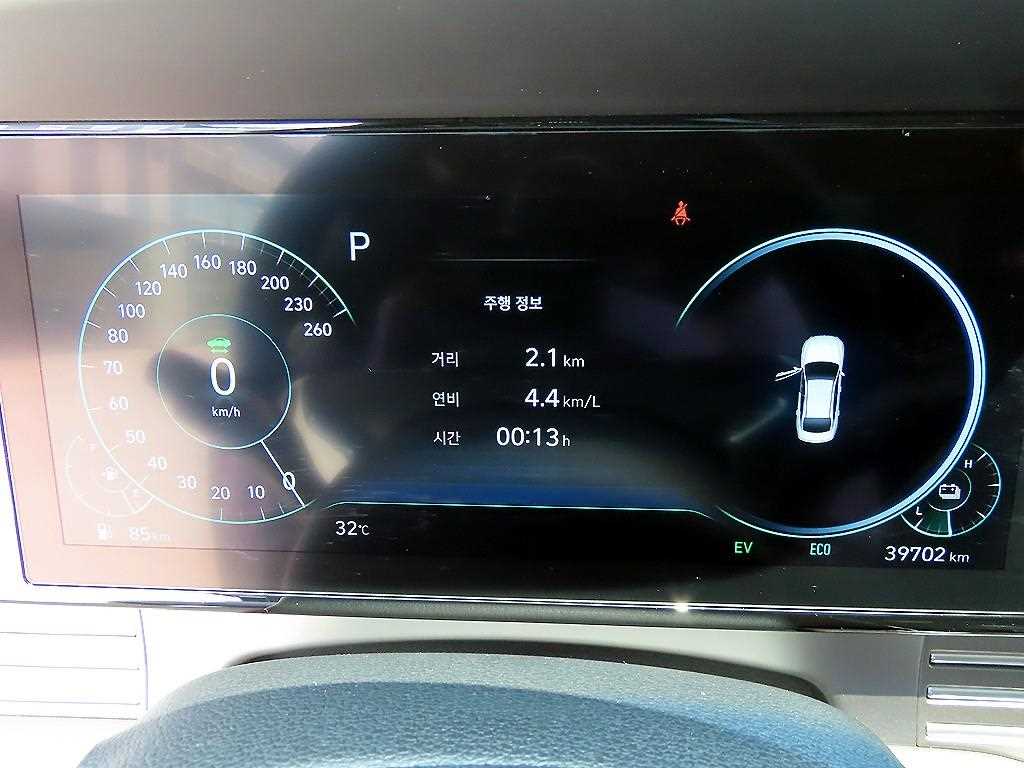 HYUNDAI Grandeur - Vista 11