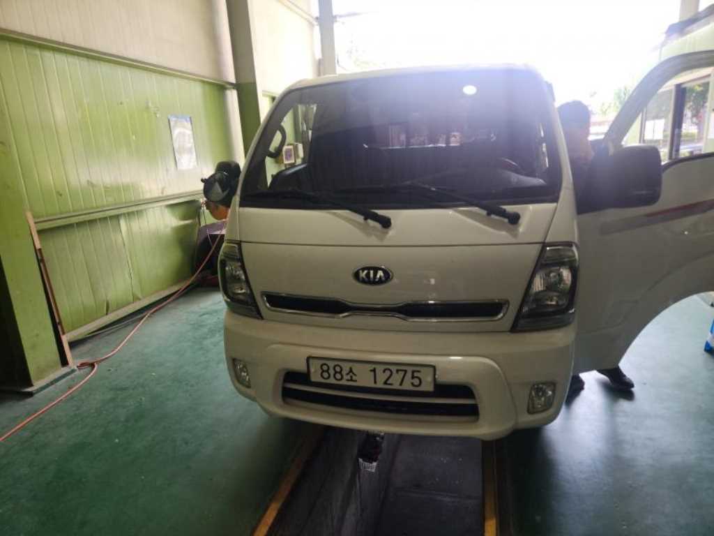 Small Truck Cargo (small) 2021 Blanco - Importación desde Corea - HF Imports Iquique - Foto 1