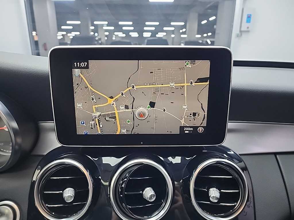 Mercedes Benz C Class 2018 Negro - Importación desde Corea - HF Imports Iquique - Foto 18