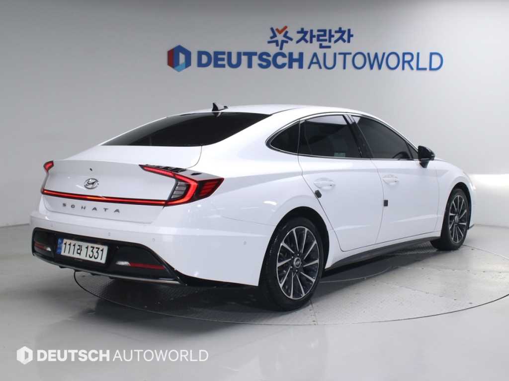 HYUNDAI Sonata - Vista 2