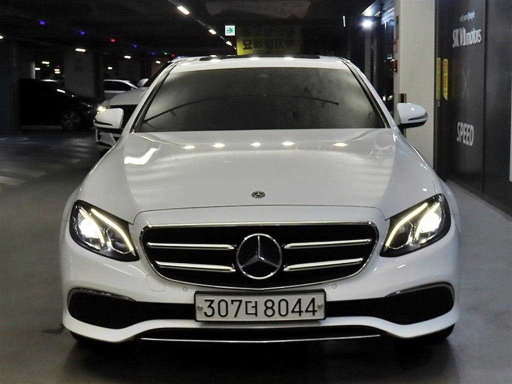 Mercedes Benz E class - Vista 2