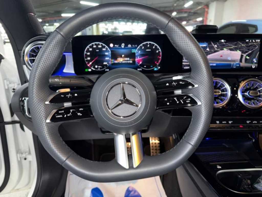 Mercedes Benz CLA Class - Vista 10