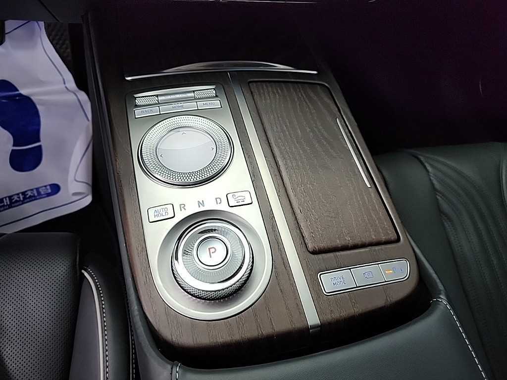 Genesis G80 - Vista 10
