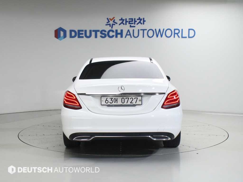 Mercedes Benz C Class - Vista 6