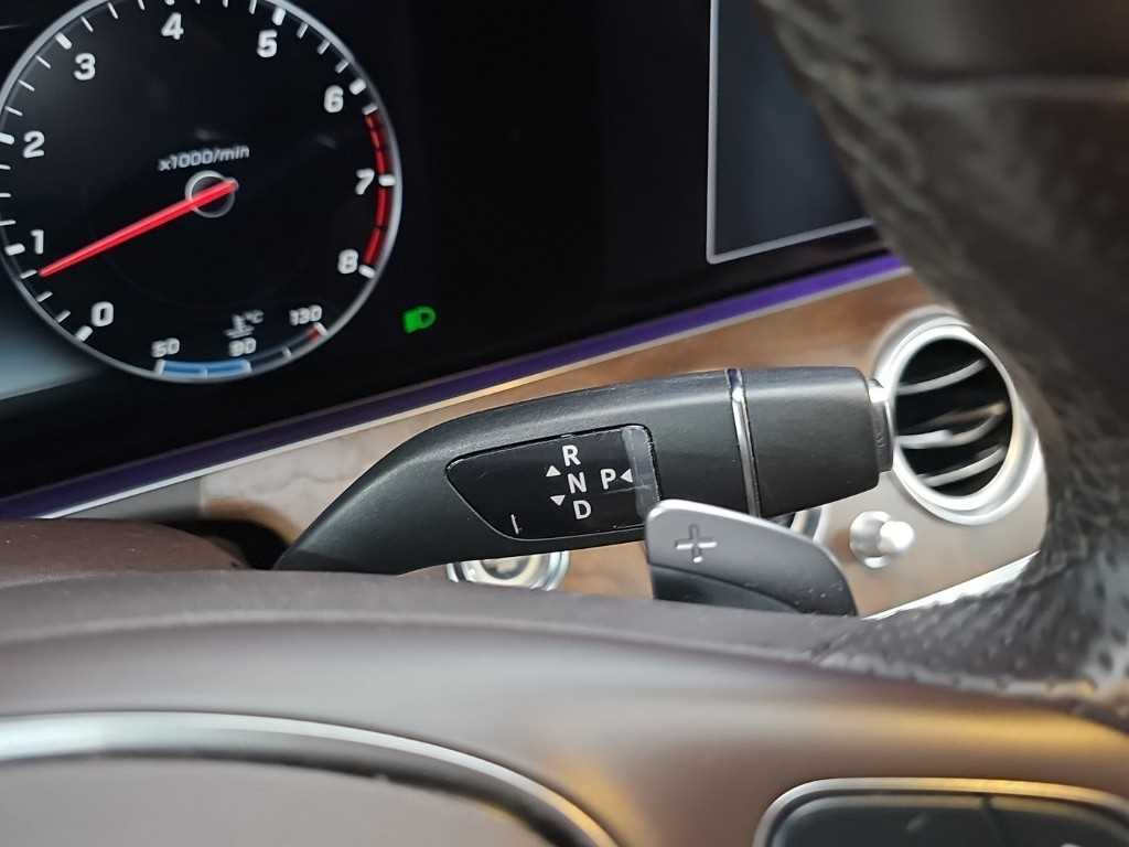 Mercedes Benz E class - Vista 10