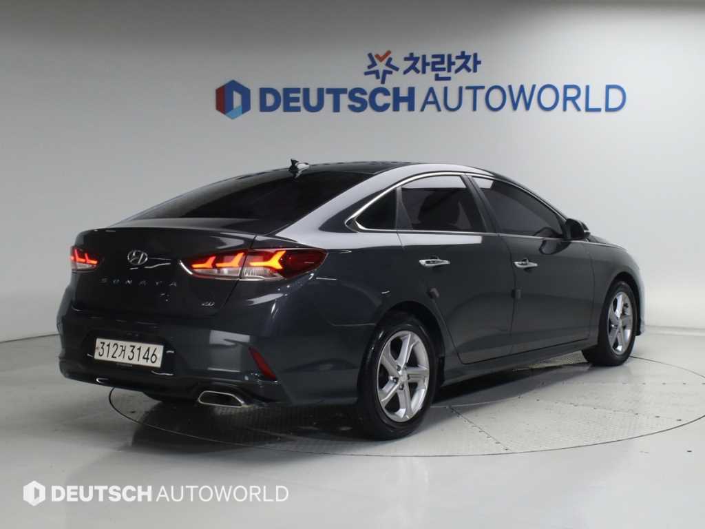 HYUNDAI Sonata - Vista 2