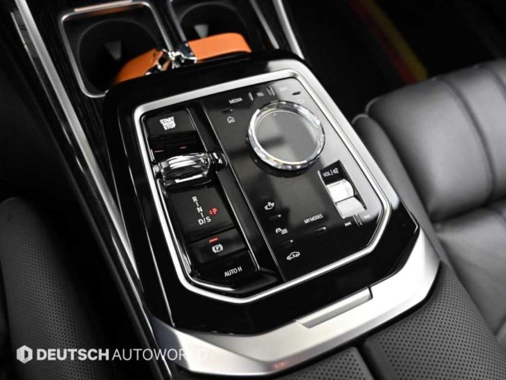 BMW 7 Series - Vista 11