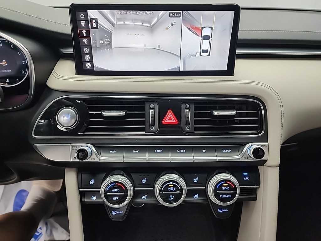 Genesis G70 - Vista 12