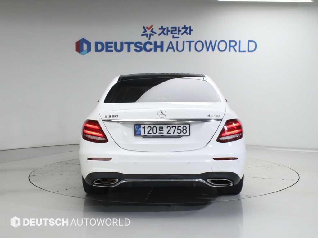 Mercedes Benz E class - Vista 6