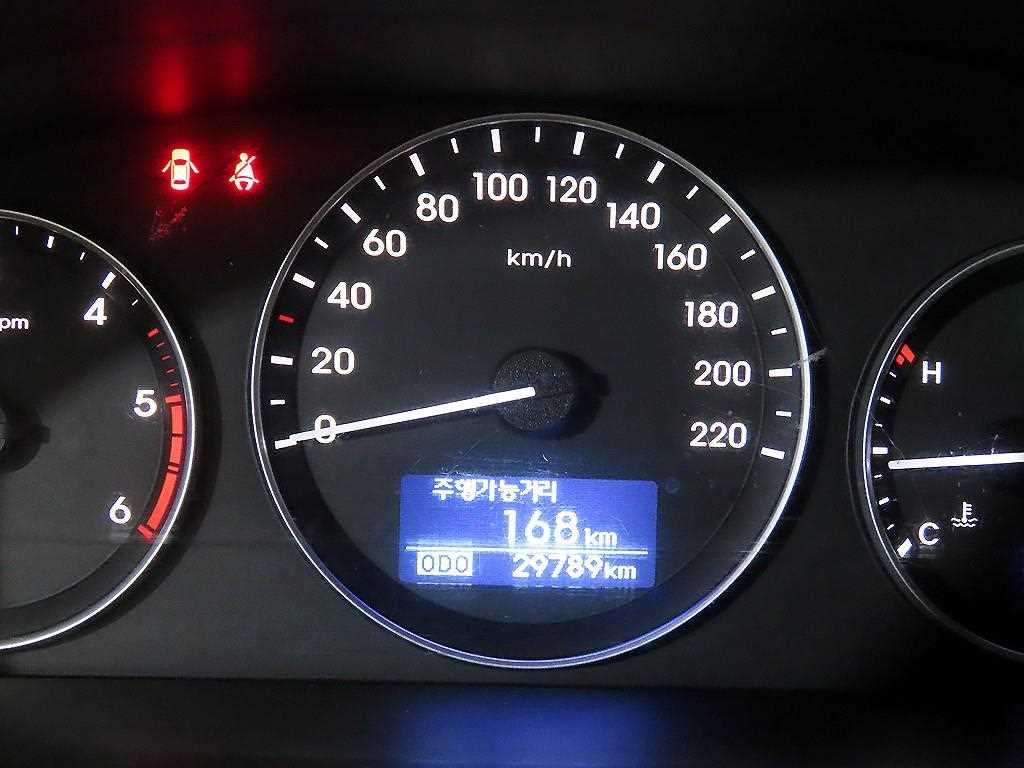 HYUNDAI Starex - Vista 11