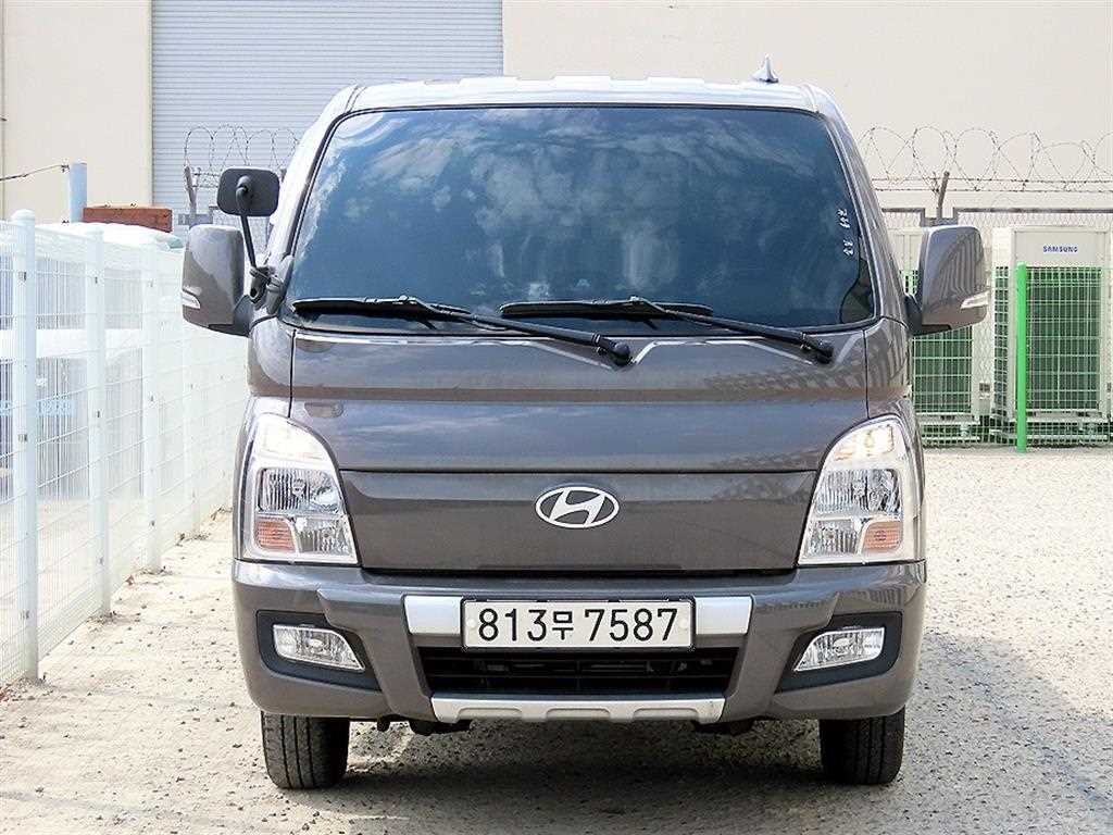 Small Truck Cargo (small) 2025 Café - Importación desde Corea - HF Imports Iquique - Foto 1