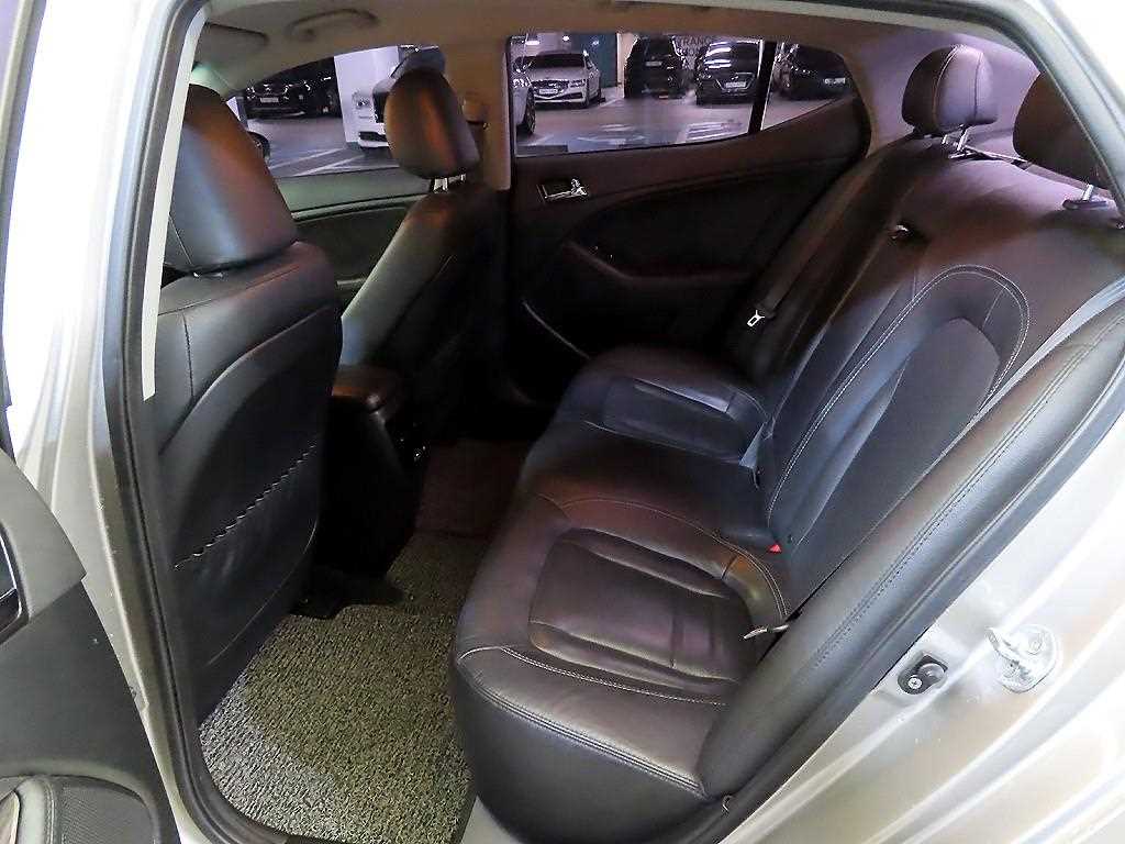 KIA K5 - Vista 8