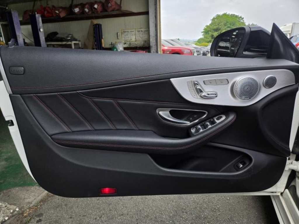 Mercedes Benz C Class - Vista 10