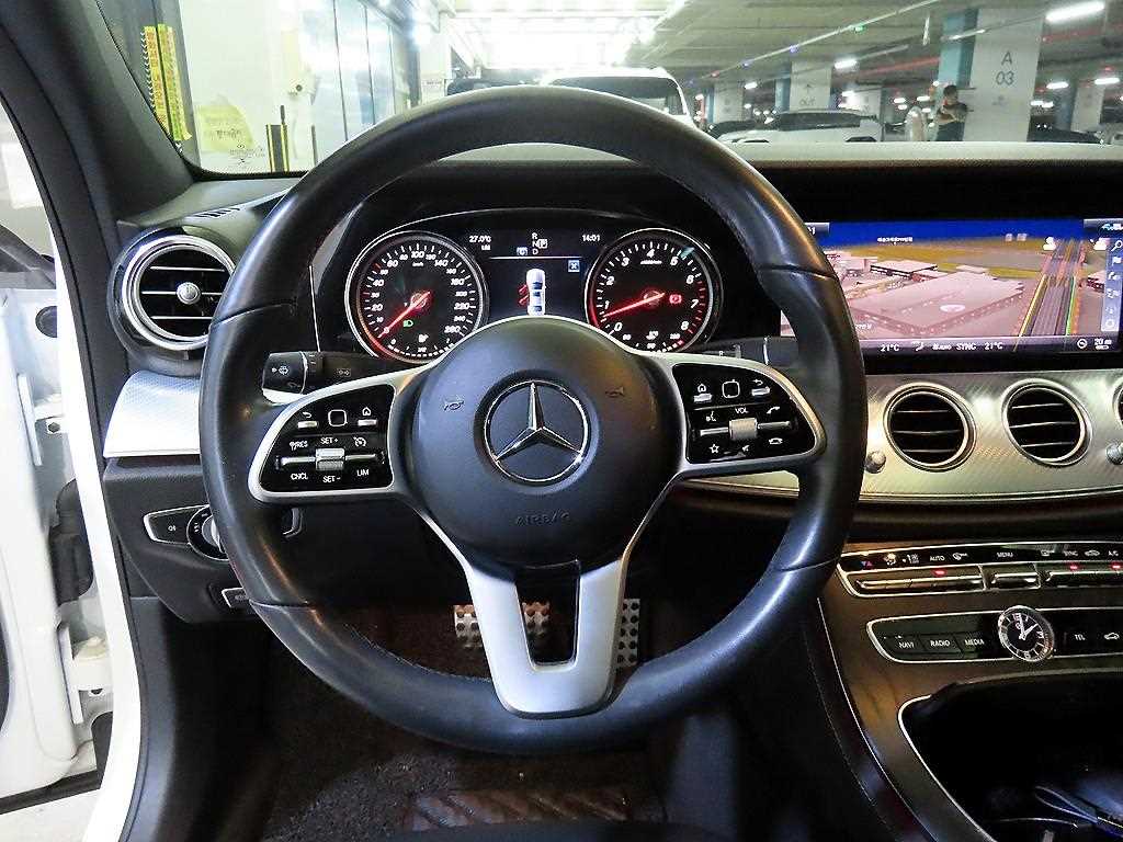 Mercedes Benz E class - Vista 10