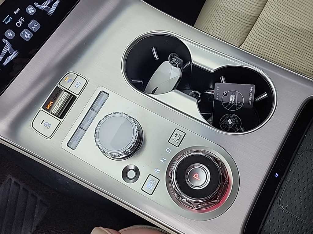 Genesis GV70 - Vista 10
